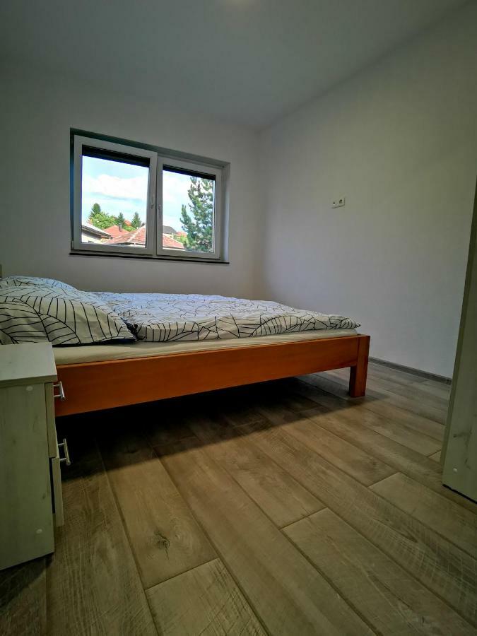Apartmani Anamaria ヤイツェ エクステリア 写真