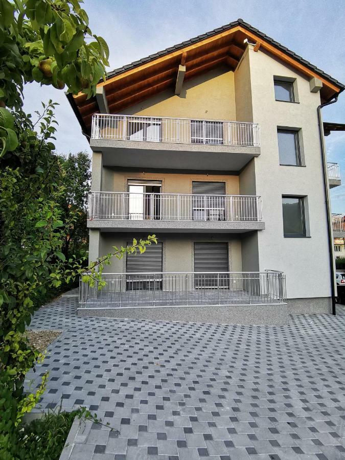 Apartmani Anamaria ヤイツェ エクステリア 写真