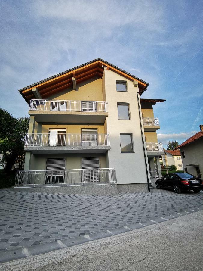 Apartmani Anamaria ヤイツェ エクステリア 写真